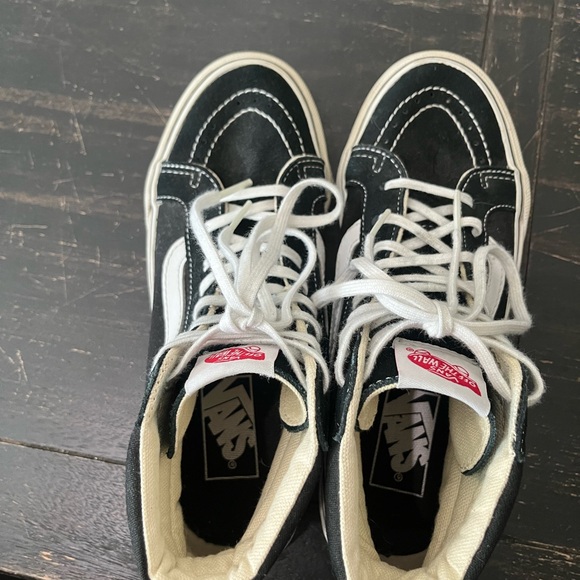 Vans‎ Women’s Black High-Top Sneakers - Picture 6 of 6